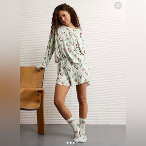 AE NWT Luxe Plush Snoopy Holiday PJ Set Small